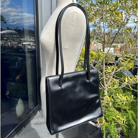 Country Road Handbags - Country Road Black Leather Shoulder Bag